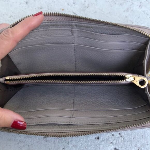 Marc by Marc Jacobs - Picture 4 of 8